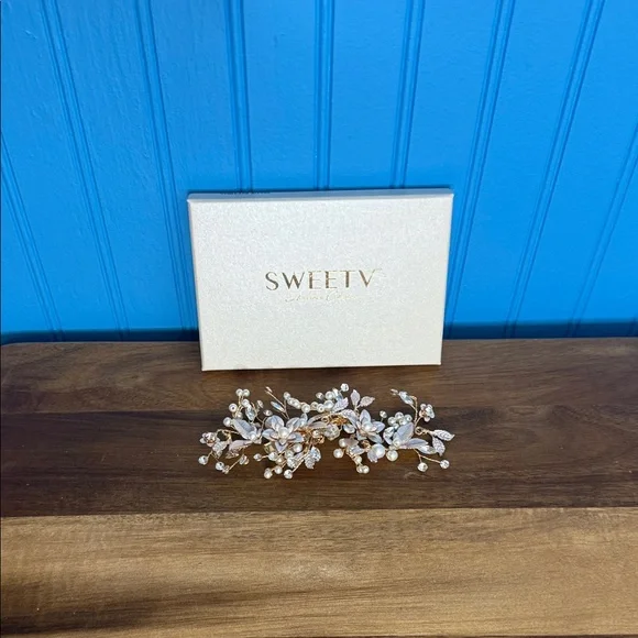 NWT Rose Gold Floral Bridal Hair Accessory - Picture 1 of 4